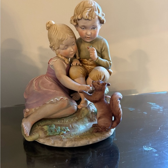 Babes in the Woods by Morra 2868 Crown N Capodimonte Style Porcelain 8.5” VINTAG - Picture 1 of 11